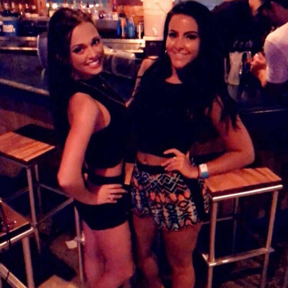 Meet your Posher, Amanda - Picture 4 of 7